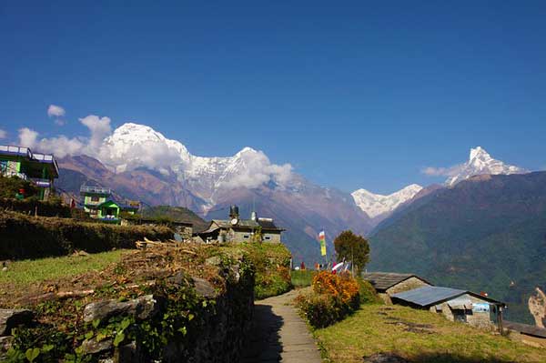 Nepal-Tea-Houses-Village-Mountains