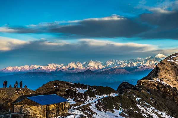 Nepal-Teahouse-1-mountains