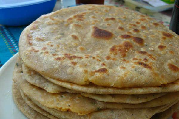 Food-and-Drinking-Water-on-an-Everest-Base-Camp-Trek-bread