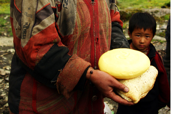Food-and-Drinking-Water-on-an-Everest-Base-Camp-Trek-yak-cheese