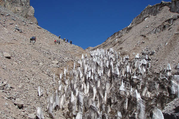 aconcagua-climbing-season-featured