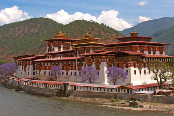 best-places-to-visit-in-bhutan-PunakhaDzong