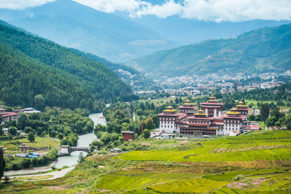 best-treks-in-bhutan-chomolhari