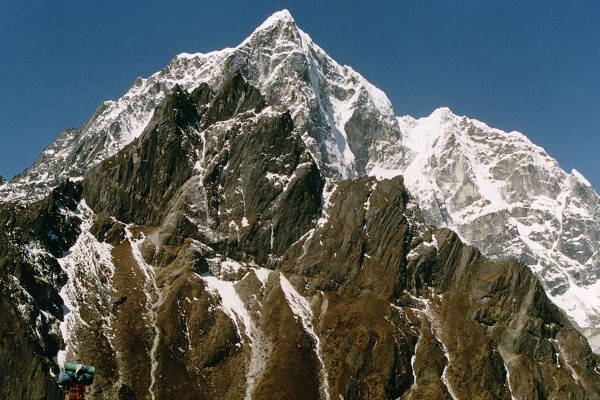 peak-climbing-in-nepal-lobuche