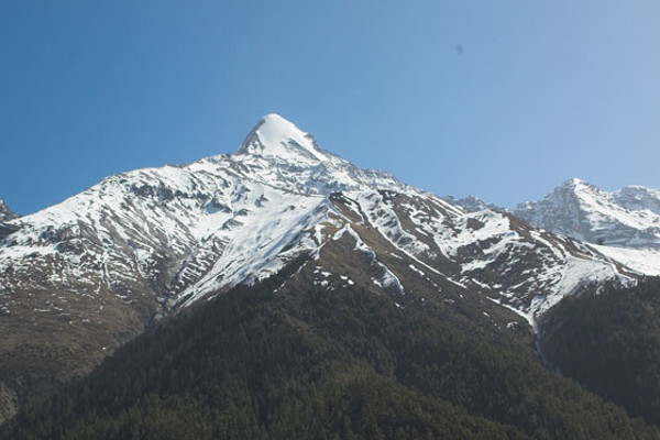 peak-climbing-in-nepal-pisang