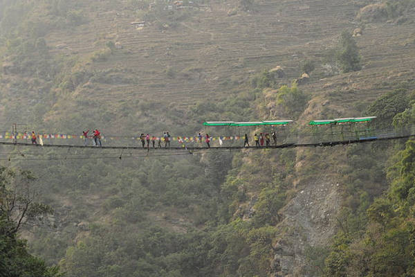 short-treks-in-nepal-view-from-poon-hill-bhote-koshi-bridge