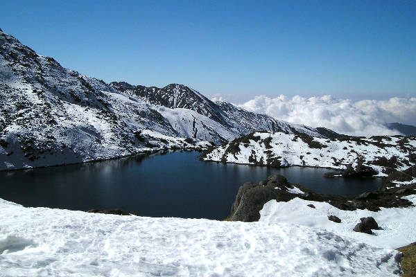 short-treks-in-nepal-view-from-poon-hill-helumba-trek-gosaikunda-lake