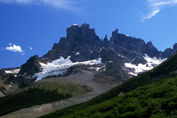 best-day-hikes-in-patagonia-cerro-castillo