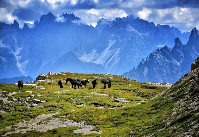 Alta-Via-1-Dolomites-Hike-MountainIQ-Best-hikes-in-Europe