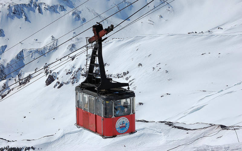 Mount-Elbrus-climb-cable-car