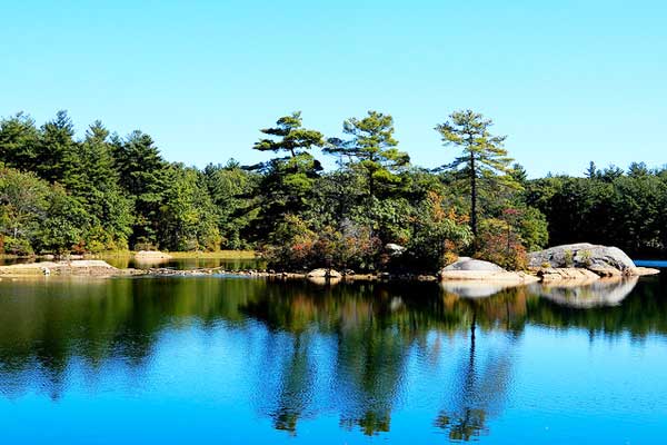 Hiking-near-Boston-Breakheart-Reservation