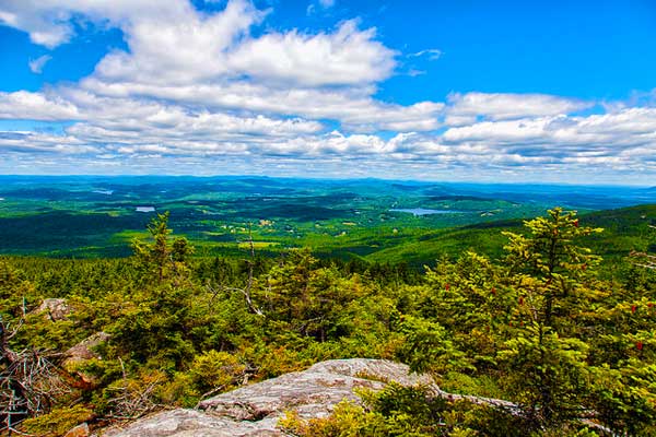 Hiking-near-Boston-Mount-Monadnock