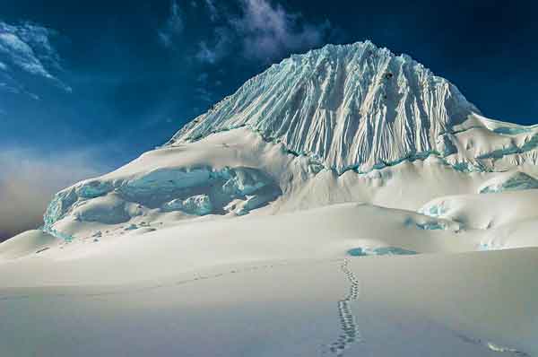 Alpamayo-Northern-Cordillera-Blanca