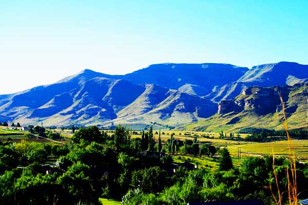 Cathedral Peak drakensberg