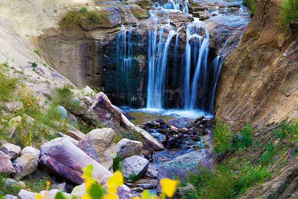 Castlewood-Canyon-State-Park-Hikes-near-Denver-Colorado-USA