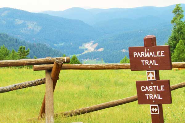 Mount-Falcon-Park-via-Castle-Trail-Best-Hikes-Near-Devner-Colorado-USA