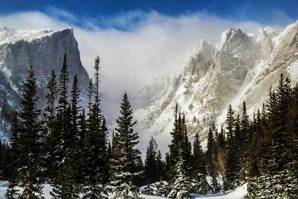 Hallett-Peak-Rocky-Mountains-USA