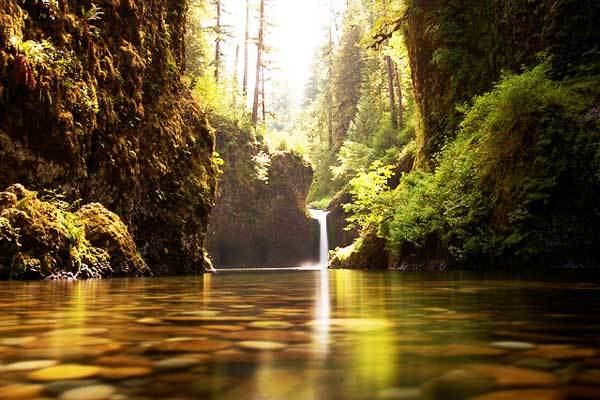 Punchbowl-Falls-Portland-Oregon-USA