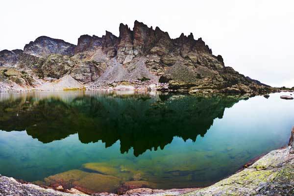 Sky-Pond-Rocky-Mountains-USA