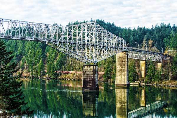 The-Bridge-of-Gods-Pacific-Crest-Washington-USA