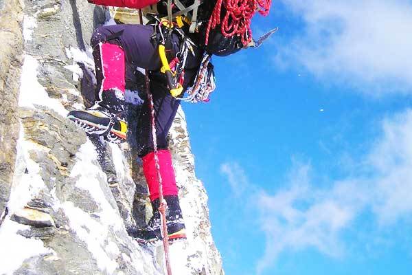 Best-mountaineering-boots