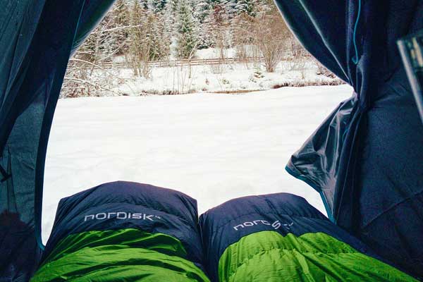Down vs synthetic sleeping bag top