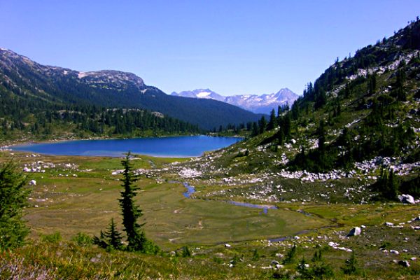whistler-hikes-rainbow-lake