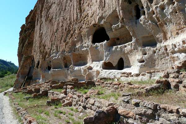 cliff-dwellings-bandelier-national-monument-new-mexico