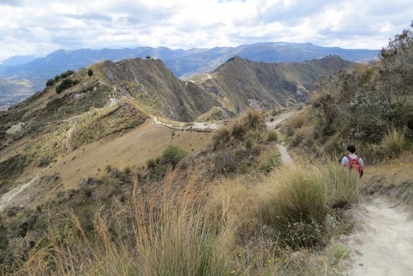 hiking-quilotoa-loop