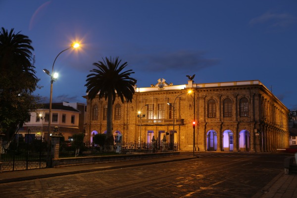 latacunga-hall-city