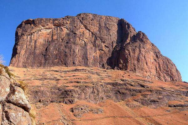 sentinel-peak-hiking-in-south-africa