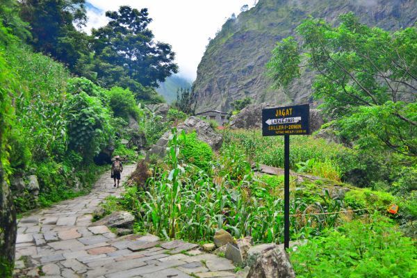 manaslu-jagat manaslu-jagat