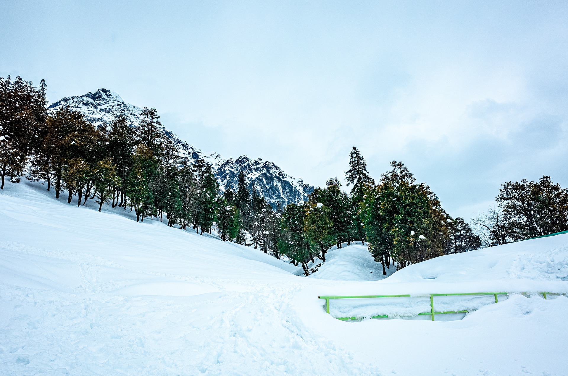 treks in himachal in july