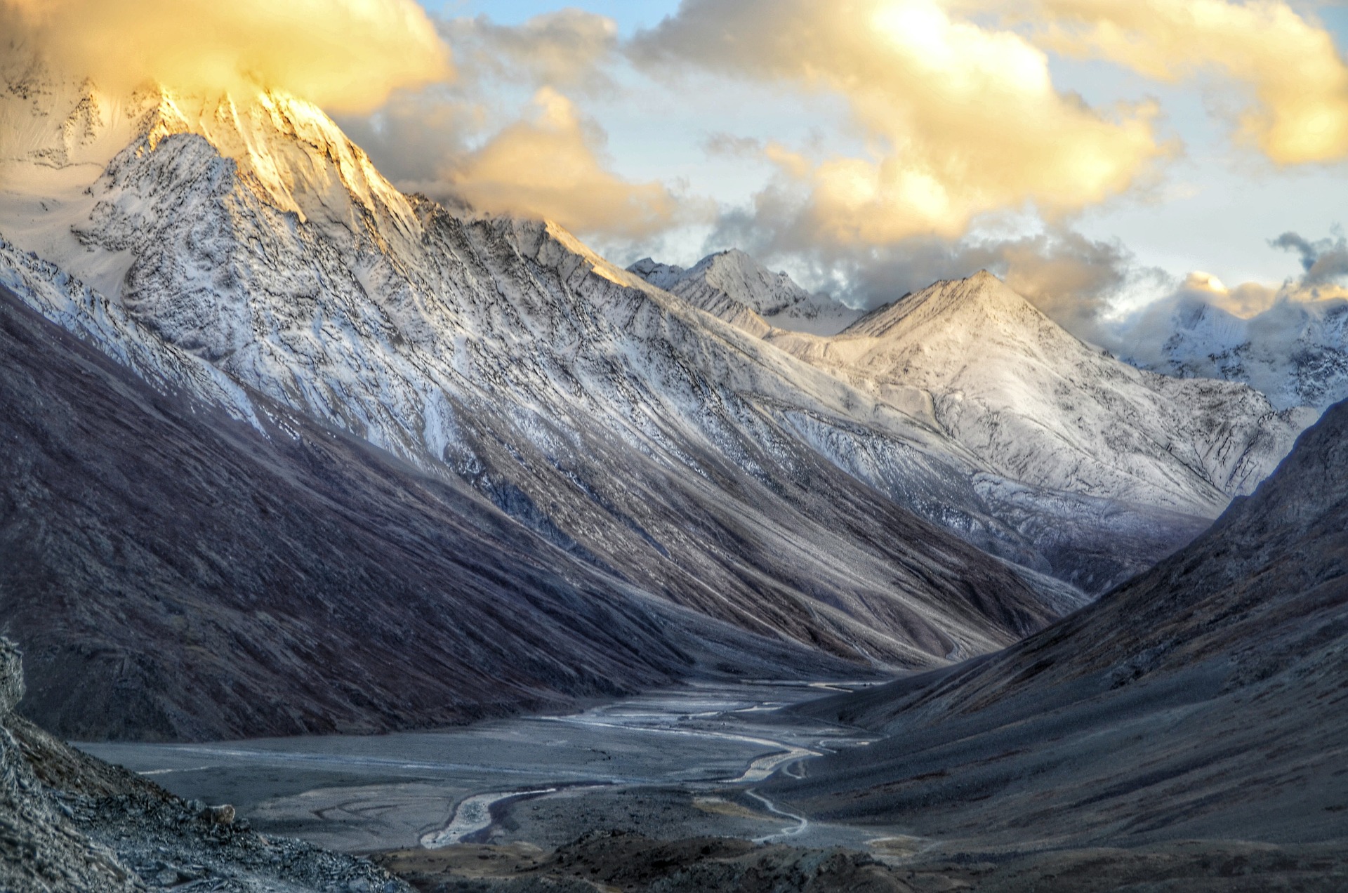 treks in himachal in july