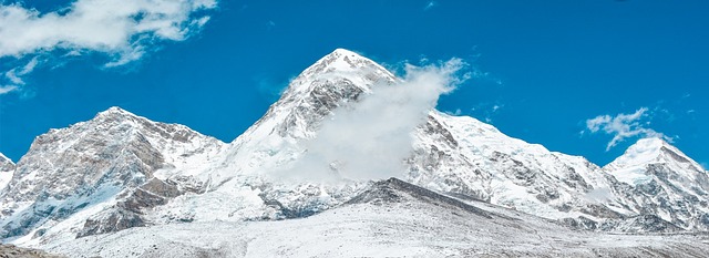 How much does it cost to climb Mount Everest?