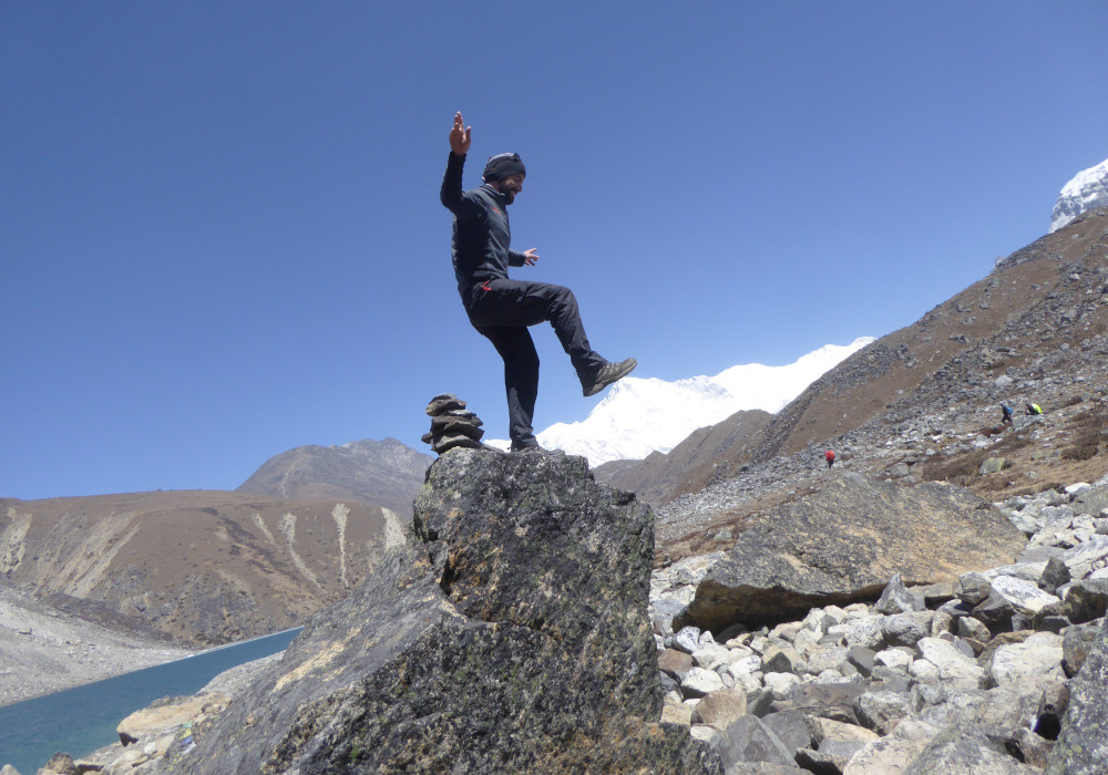 standing on cho oyu